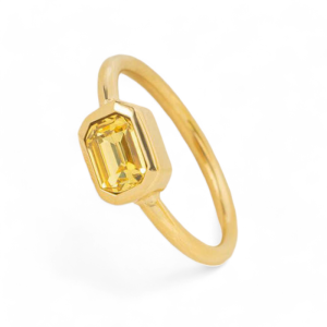 Prsten od pozlaćenog čelika