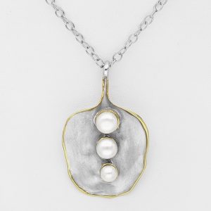 Srebrna ogrlica sa biserima